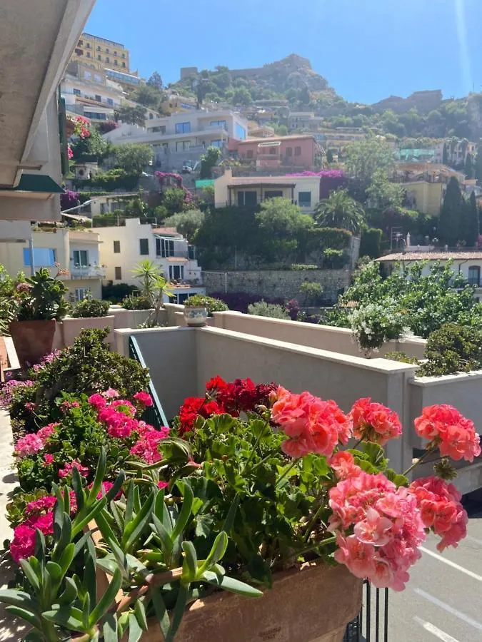 Villa Centaurea Apartment With Private Parking Таормина
