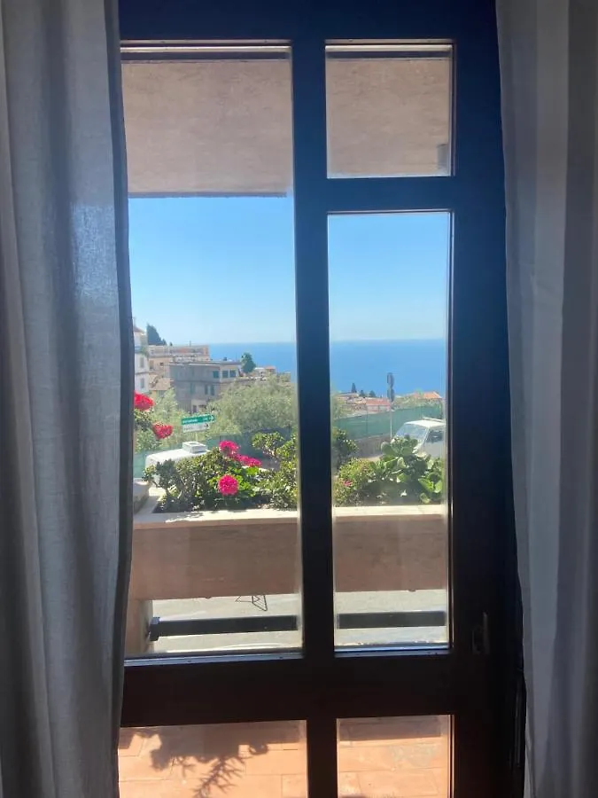 Villa Centaurea Apartment With Private Parking Таормина